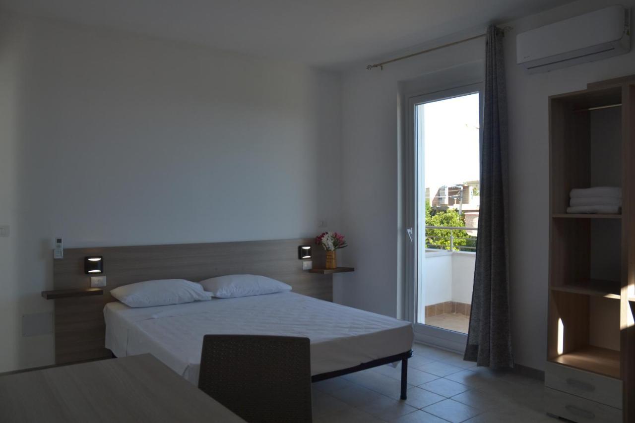Villa Uria Monolocali Con E Senza Angolo Cottura Ischitella Bagian luar foto